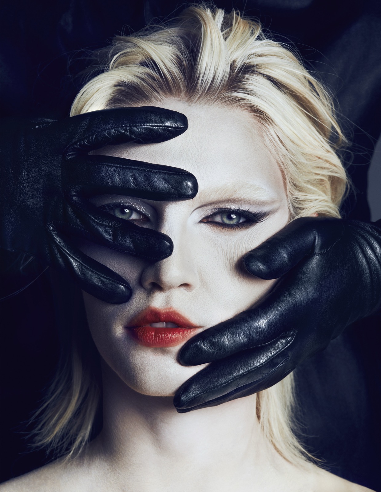 Aline and Gloves
